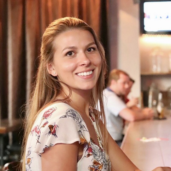 Meet your Posher, Vanessa - Picture 1 of 1